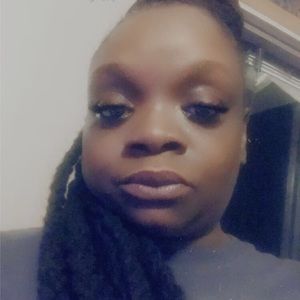 Meet your Posher, Nikia